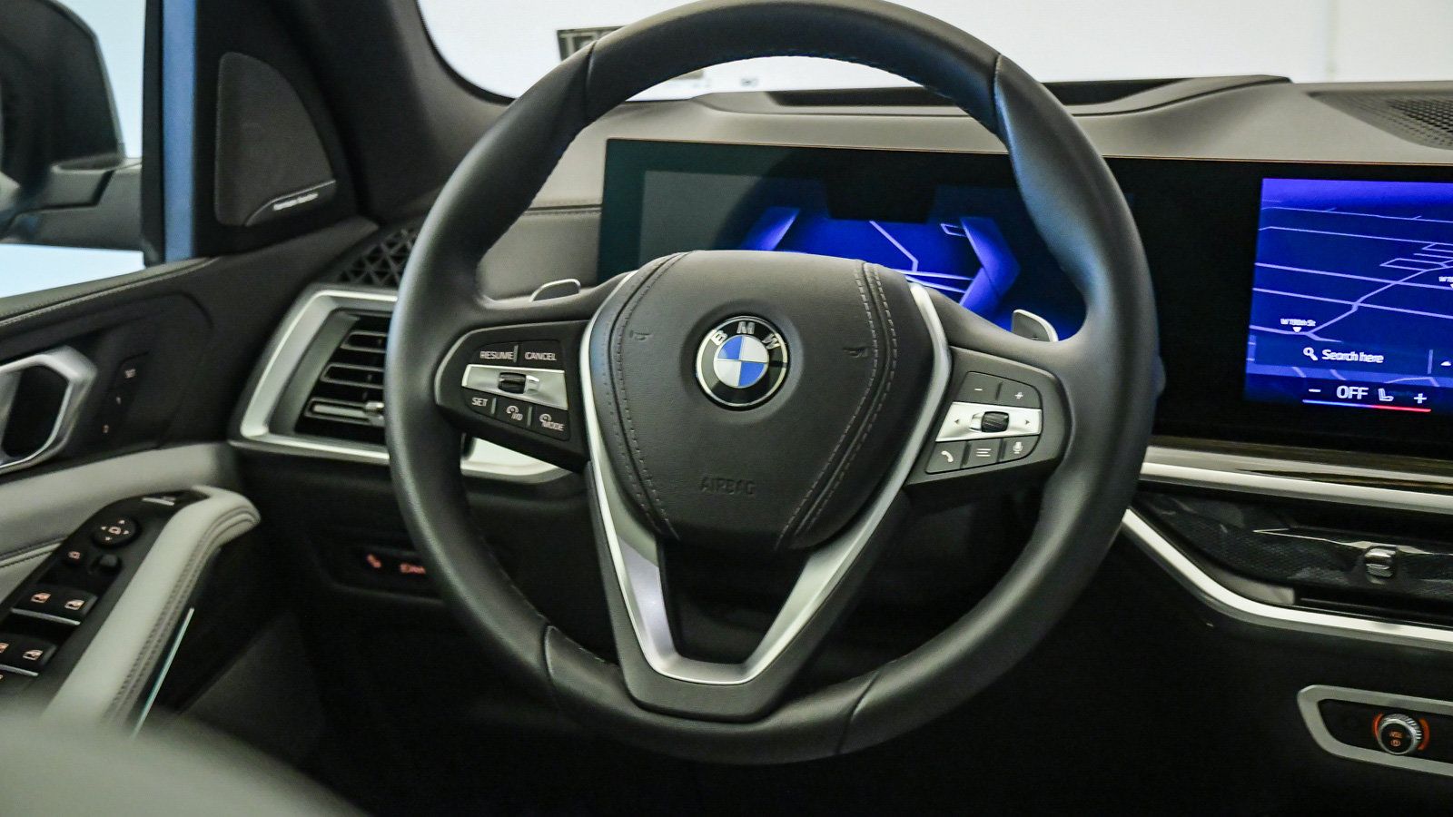 Used 2024 BMW X5 xDrive40i w/ Premium Package AWD/4WD image 13