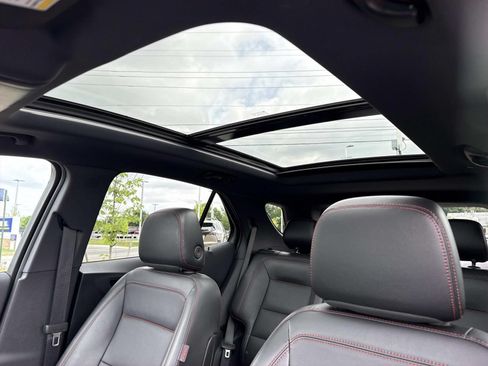 Used 2024 Chevrolet Equinox RS w/ RS Leather Package AWD/4WD image 9