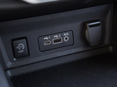 Certified 2024 Nissan Sentra SV image 15