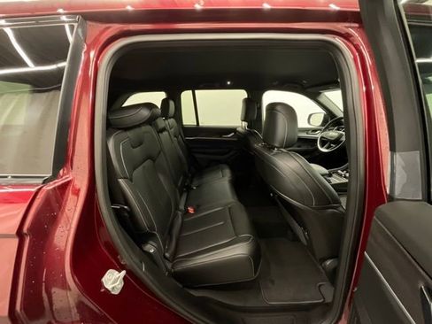 Used 2025 Jeep Grand Cherokee Limited w/ Black Appearance Package AWD/4WD image 25