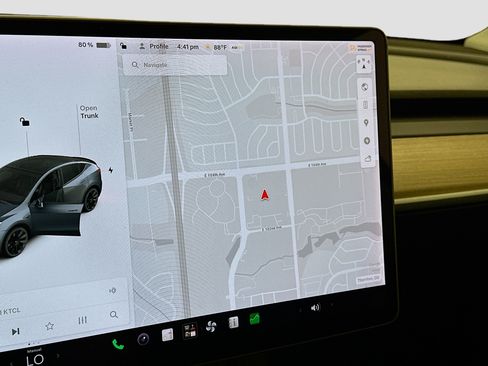 Used 2022 Tesla Model Y Long Range AWD/4WD image 22