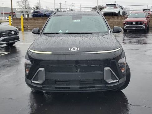 Used 2025 Hyundai Kona SEL image 2