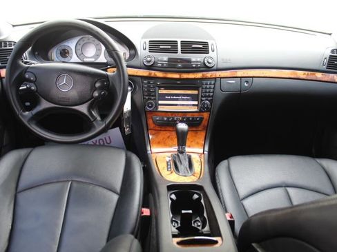 Used 2009 Mercedes-Benz E 350 E 350 image 25
