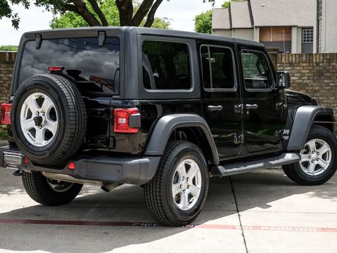 Used 2021 Jeep Wrangler Unlimited Sport image 16