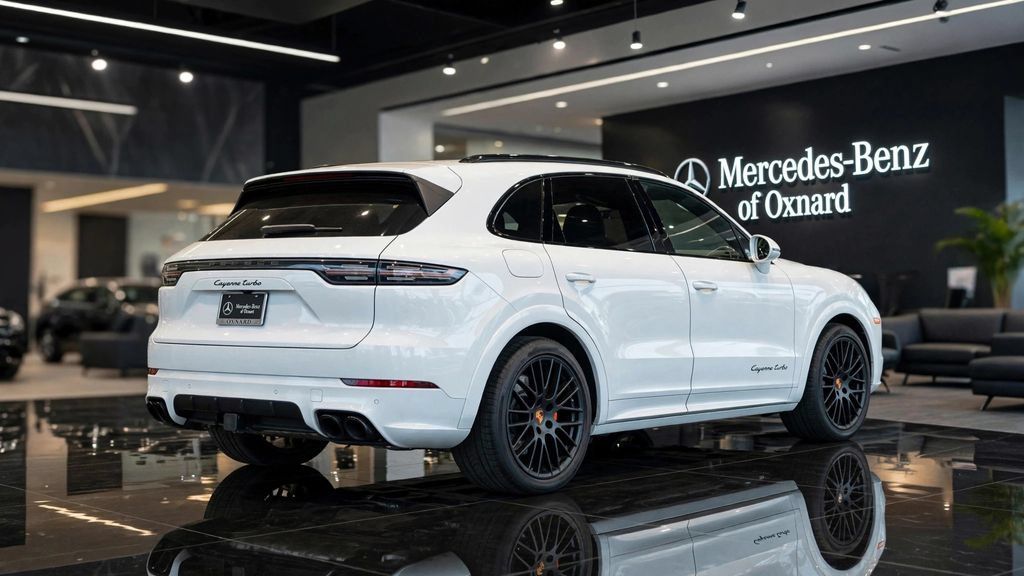 Used 2023 Porsche Cayenne Turbo AWD/4WD image 4