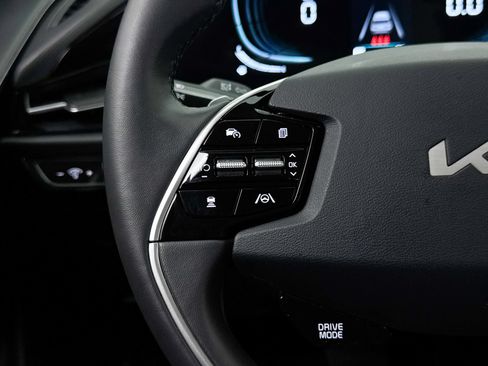 Used 2025 Kia Niro EX FWD image 33