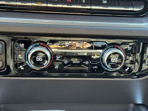 New 2026 GMC Sierra 1500 SLT w/ SLT Premium Package image 19