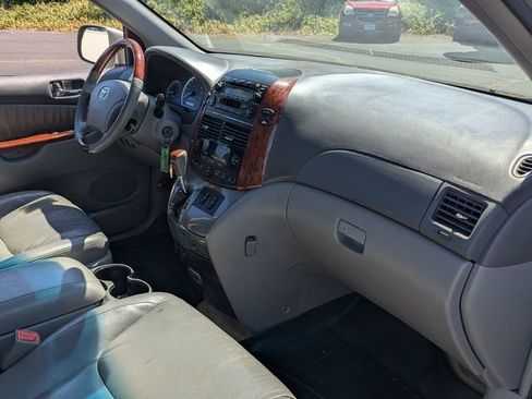 Used 2005 Toyota Sienna FWD image 38
