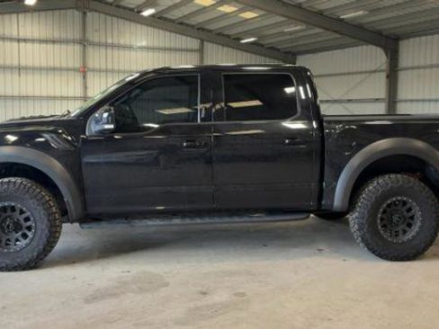 Used 2019 Ford F150 Raptor w/ Equipment Group 802A Luxury image 4