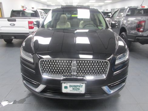 Used 2019 Lincoln Nautilus Select AWD/4WD image 2
