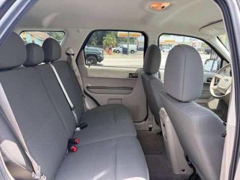 Used 2010 Ford Escape XLS AWD/4WD image 13