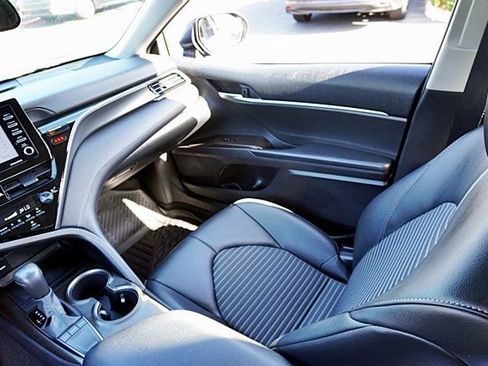 Used 2023 Toyota Camry SE FWD image 21
