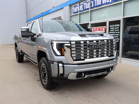 New 2026 GMC Sierra 3500 Denali w/ Denali Reserve Package AWD/4WD image 2