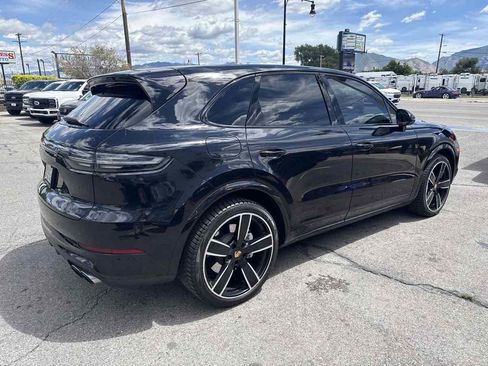 Used 2019 Porsche Cayenne Turbo AWD/4WD image 5