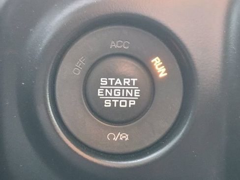 Used 2021 Jeep Gladiator Overland AWD/4WD image 19