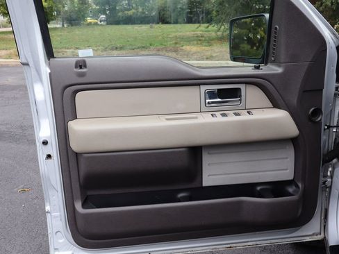 Used 2010 Ford F150 XLT image 23