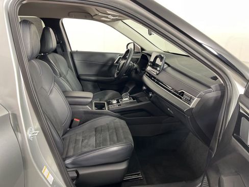 Used 2024 Mitsubishi Outlander SE image 8