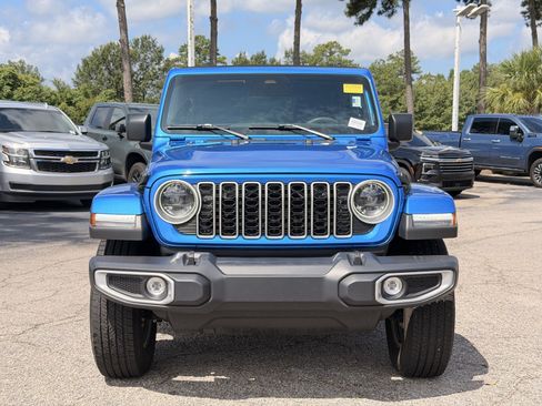 Used 2025 Jeep Wrangler Unlimited Sahara AWD/4WD image 6
