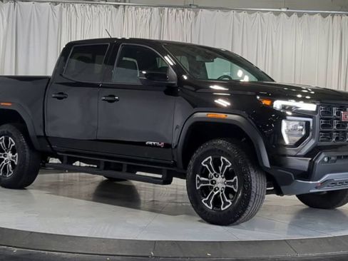 Used 2023 GMC Canyon AT4 w/ AT4 Premium Package AWD/4WD image 2