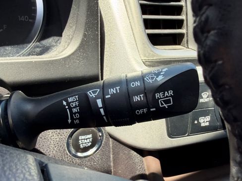 Used 2017 Toyota Highlander XLE FWD image 14