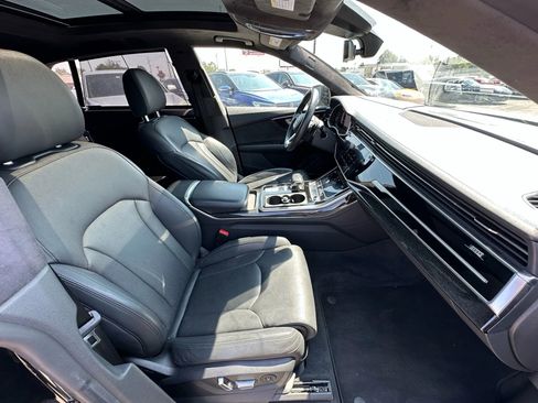 Used 2019 Audi Q8 Prestige w/ Luxury Package image 12