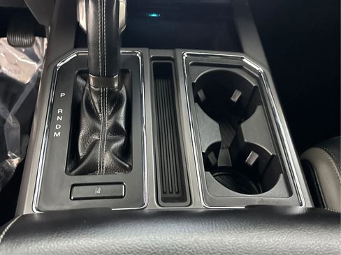 Used 2017 Ford F150 Raptor w/ Equipment Group 802A Luxury AWD/4WD image 19