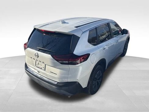 Used 2023 Nissan Rogue SV image 4
