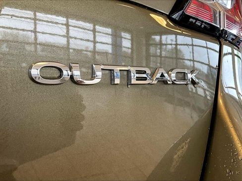 Used 2025 Subaru Outback Premium AWD/4WD image 10