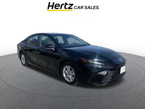 Used 2025 Toyota Camry LE image 1