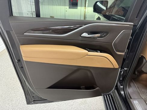 Used 2021 Cadillac Escalade ESV Sport w/ Driver Assist Tech Package image 31