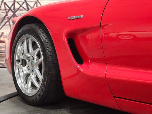 Used 2001 Chevrolet Corvette Z06 w/ Memory Pkg image 8