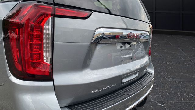 Used 2023 GMC Yukon SLT w/ SLT Luxury Package AWD/4WD image 37