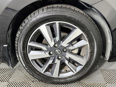 Used 2024 Nissan Versa S w/ S Plus Package image 28