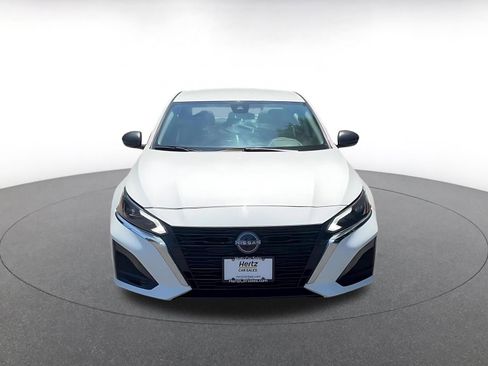 Used 2025 Nissan Altima 2.5 SV FWD image 4