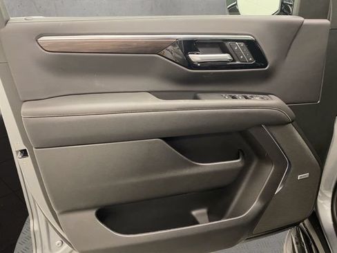 New 2026 Chevrolet Suburban Premier AWD/4WD image 30