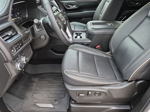 Used 2023 GMC Yukon SLT w/ SLT Premium Package image 30