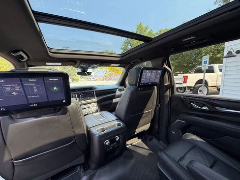 Used 2021 GMC Yukon Denali w/ Denali Premium Package RWD image 9