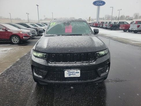 Used 2022 Jeep Grand Cherokee Altitude image 8