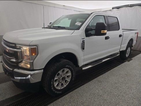 Used 2022 Ford F250 XLT AWD/4WD image 2
