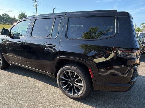 Certified 2025 Jeep Grand Wagoneer Series III w/ Quick Order Packagew 28T AWD/4WD image 10