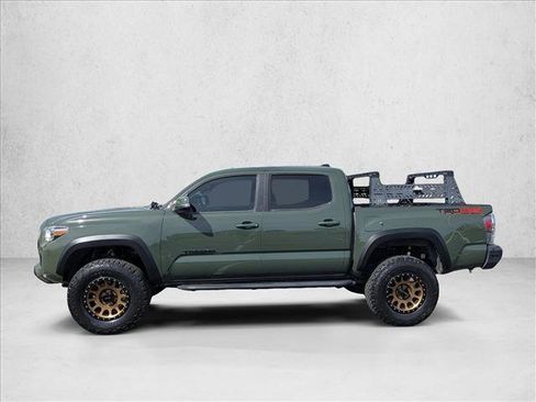 Used 2022 Toyota Tacoma TRD Off-Road AWD/4WD image 9