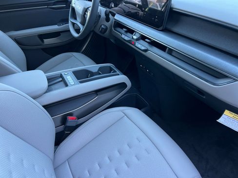 New 2026 Kia EV9 Wind image 16