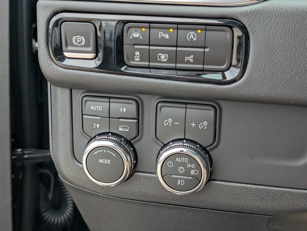 New 2027 GMC Yukon Denali w/ Sun & Power Step Package AWD/4WD image 17