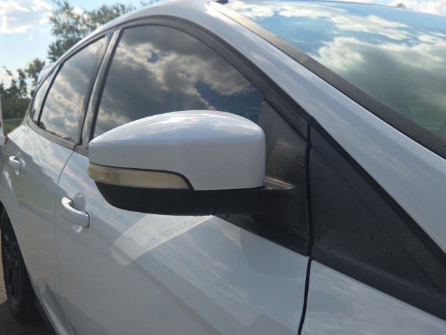 Used 2017 Ford Focus SEL FWD image 5