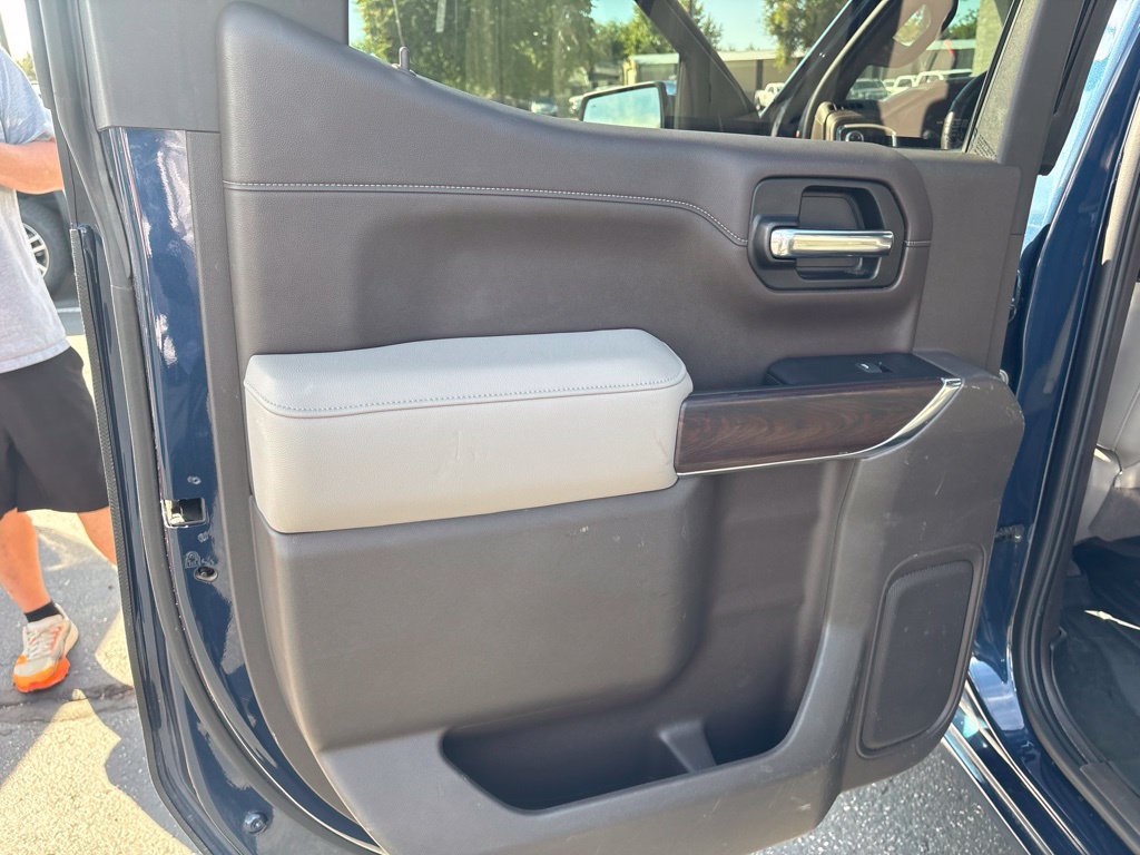 Used 2019 GMC Sierra 1500 SLT w/ SLT Premium Plus Package AWD/4WD image 16