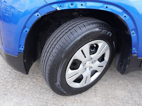 Used 2016 Chevrolet Trax LS w/ LPO, Cargo Package image 29