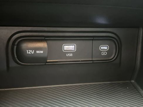 Certified 2025 Kia Sportage LX AWD/4WD image 17