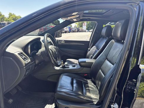Used 2018 Jeep Grand Cherokee Limited AWD/4WD image 17
