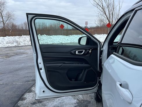 Used 2024 Jeep Compass Trailhawk w/ Trailhawk Elite Group image 13