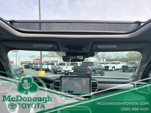 Used 2022 Toyota Tundra Limited image 3